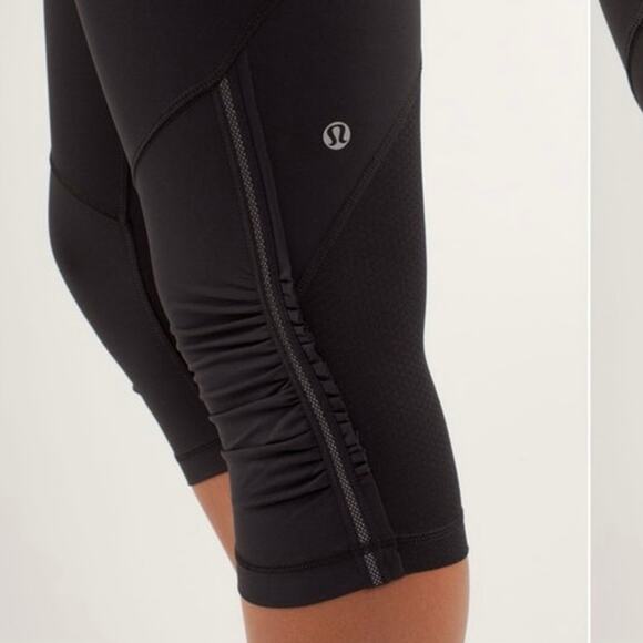 Lululemon Run For Your Life Crop Leggings Black with Chevron White Waist Size‎ 6 - Picture 3 of 11